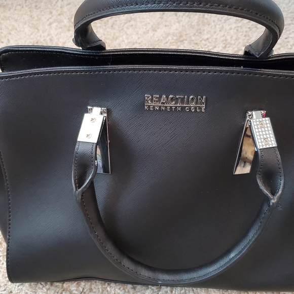 Kenneth Cole Reaction Bag - Picture 9 of 16